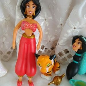 Jasmine Disney Park's Polly pocket